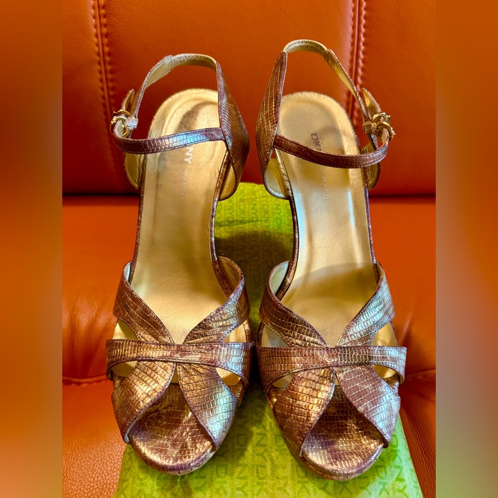 DKNY Multi Strap Gold Alligator Pattern Cork Wedge Platform Sandals 7.5M